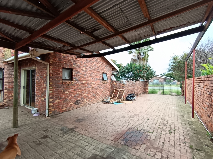 8 Bedroom Property for Sale in C Place Eastern Cape